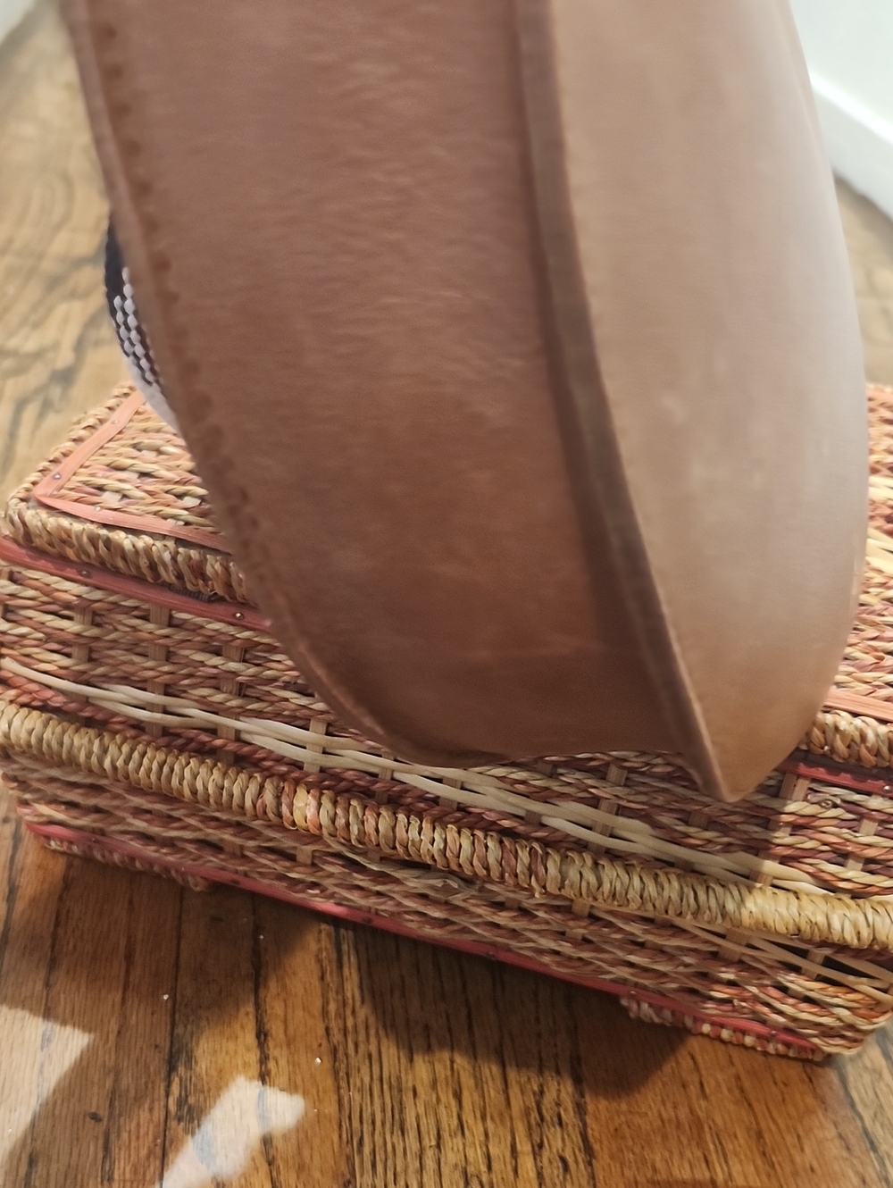 Madewell The Transport Saddlebag: Wave Strap Edition – English Saddle Leather - Picture 3 of 11
